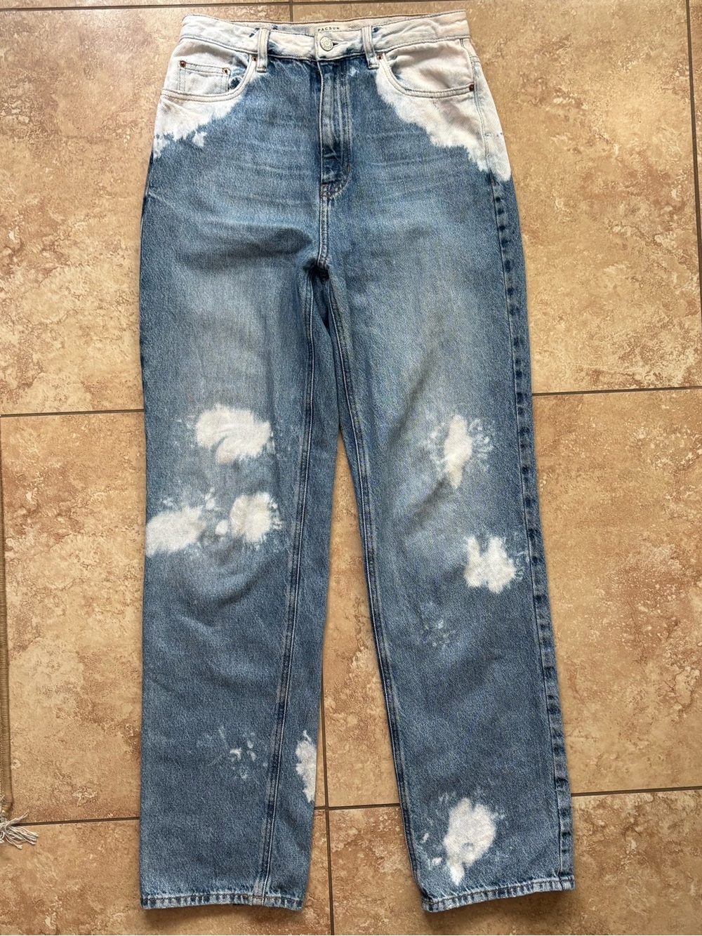 PacSun Distressed Bleached 90s Boyfriend Jeans Size 27 - Blue & White